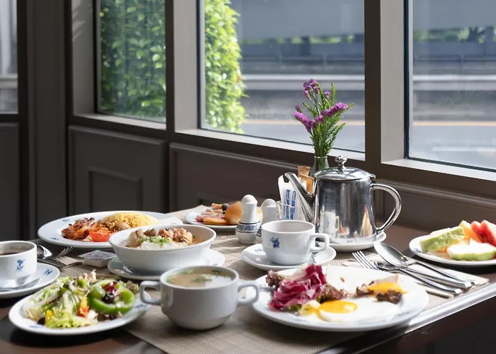 Hotel Montien Surawong 5*